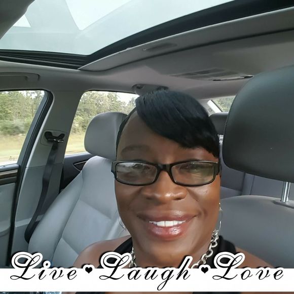 Meet your Posher, Annette - Picture 1 of 1